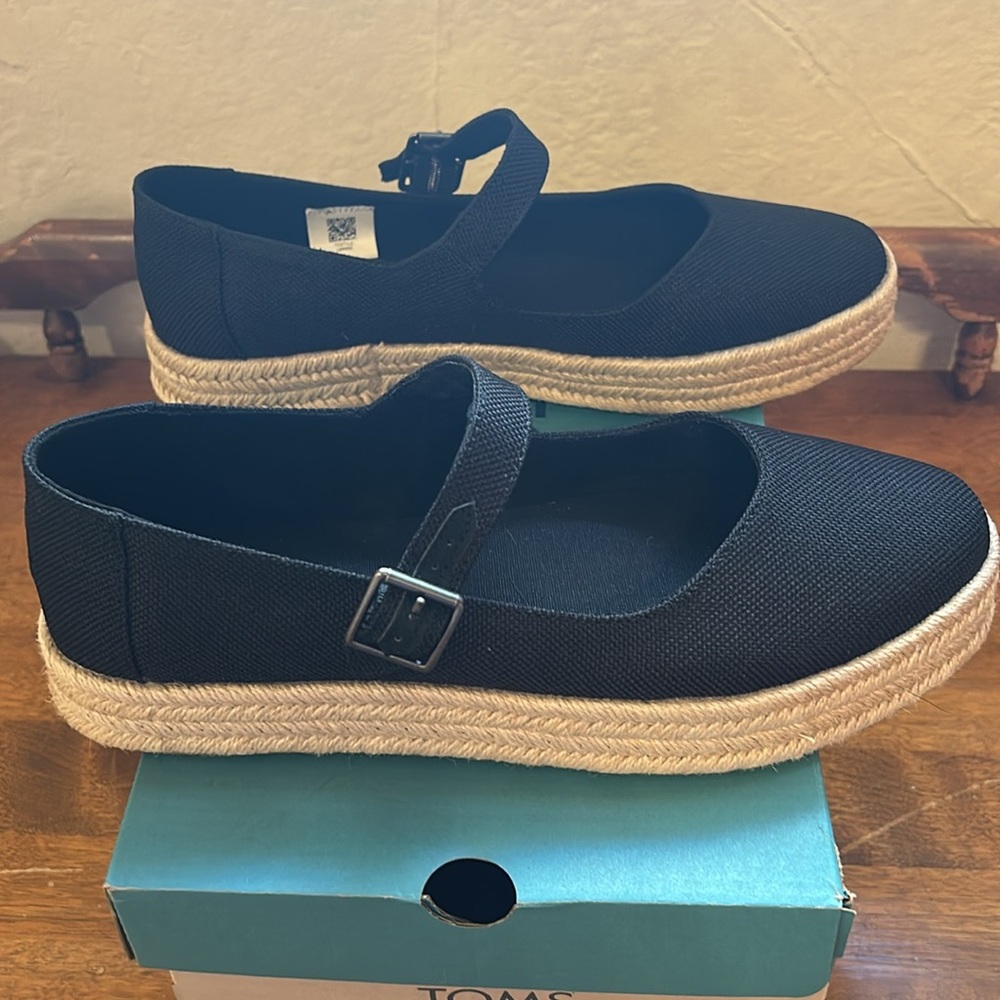 TOMS espadrilles